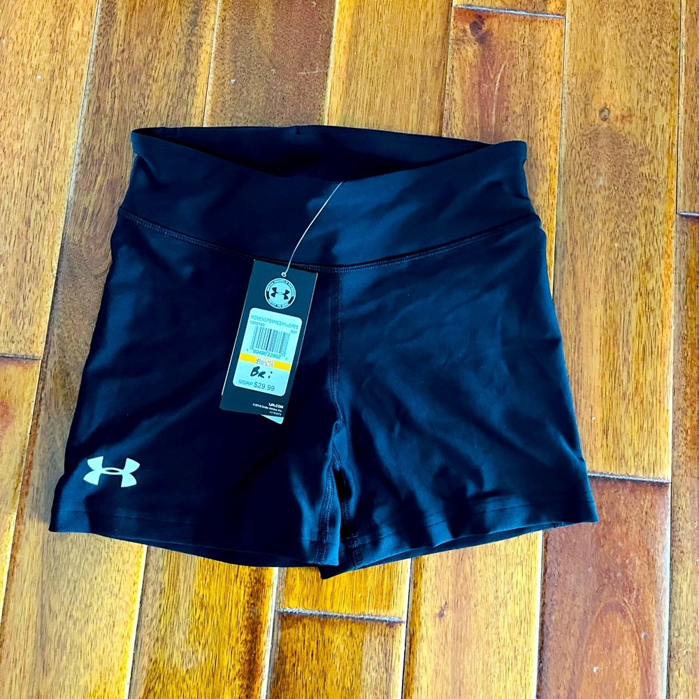 Women’s sm black Under Armour shorts